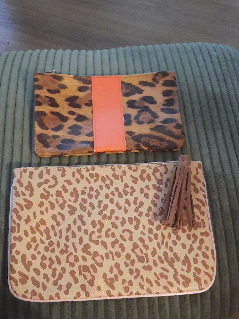 Leopard Print Accessory Ɓ Set with Orange Accent